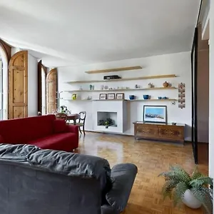 https://thiago.it-tuscanyhotel.com